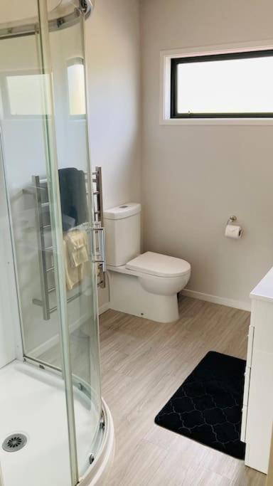Maymorn Orchard Suites Upper Hutt Esterno foto