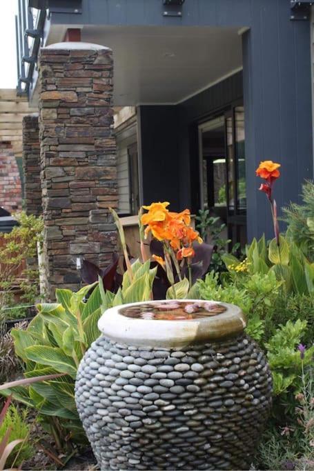 Maymorn Orchard Suites Upper Hutt Esterno foto