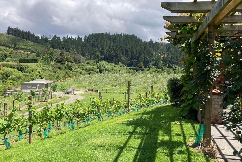 Maymorn Orchard Suites Upper Hutt Esterno foto